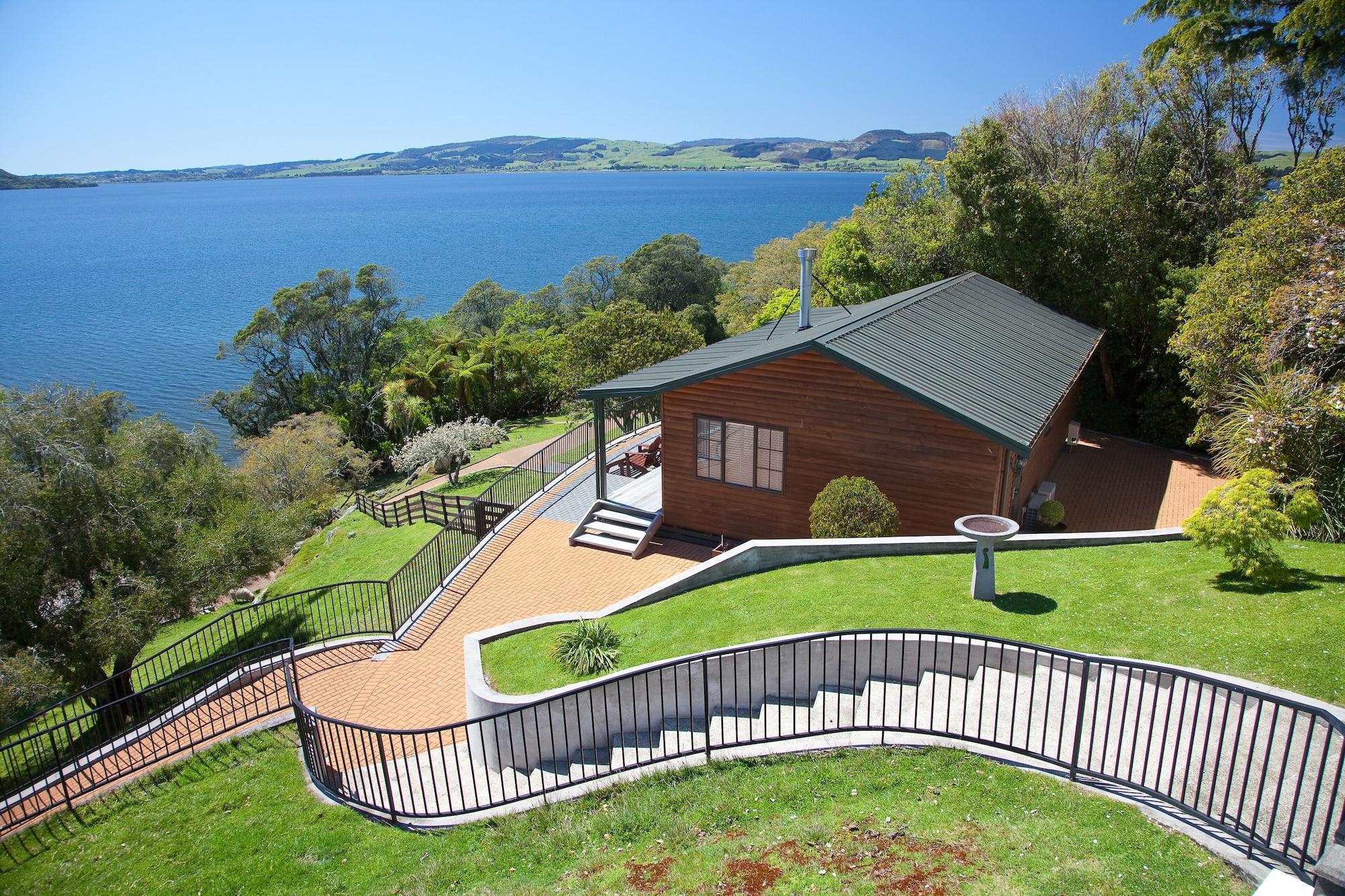 On The Point - Lake Rotorua Exterior photo